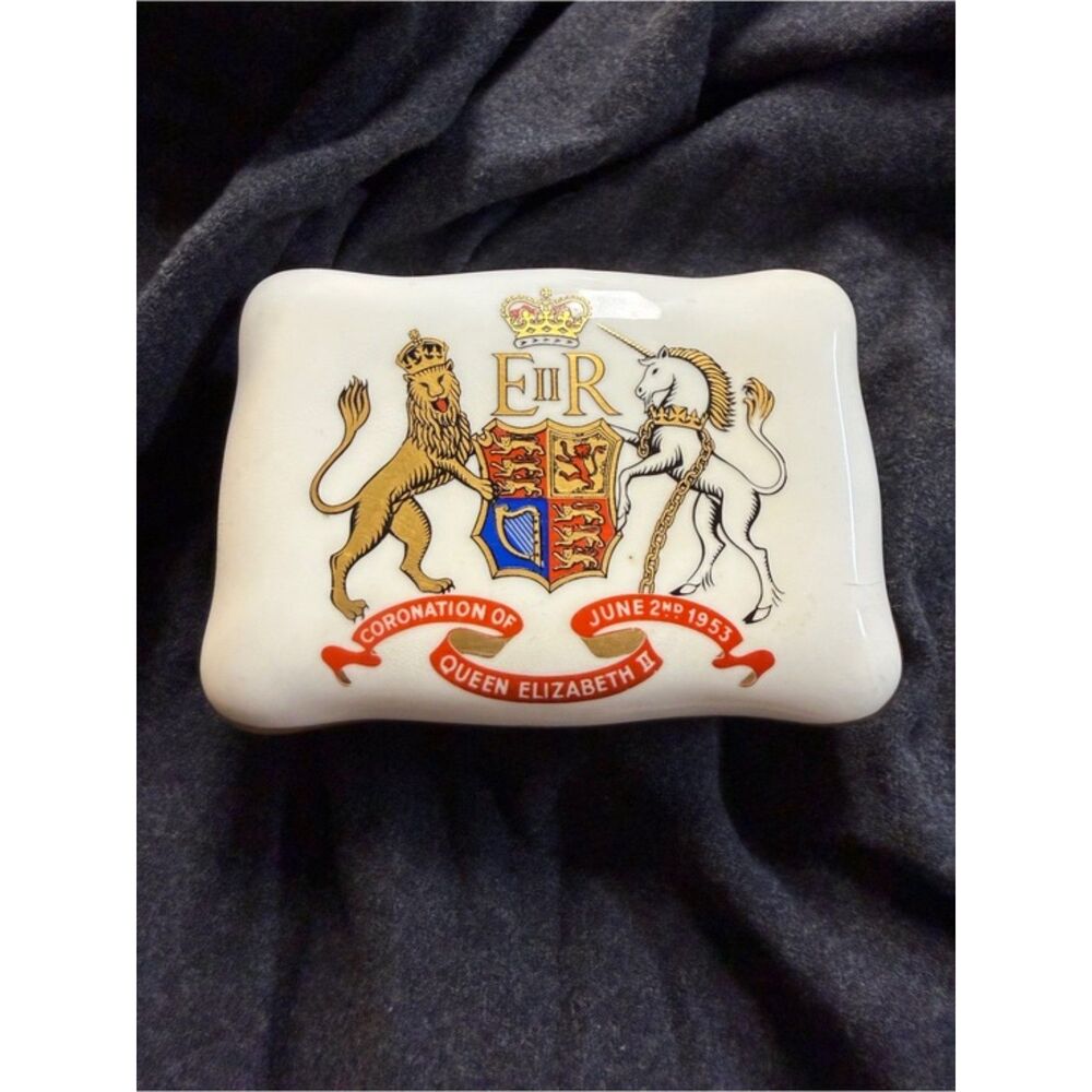 Vintage Queen Elizabeth II Coronation Trinket Box Fine Bone China England 1953